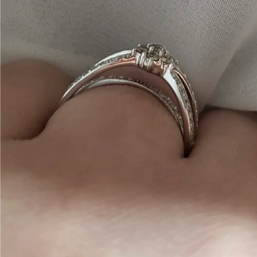18K White Gold Diamond Bow Ribbon Ring Cuff - Openwork Ribbons - Size 7.25 - Picture 12 of 15